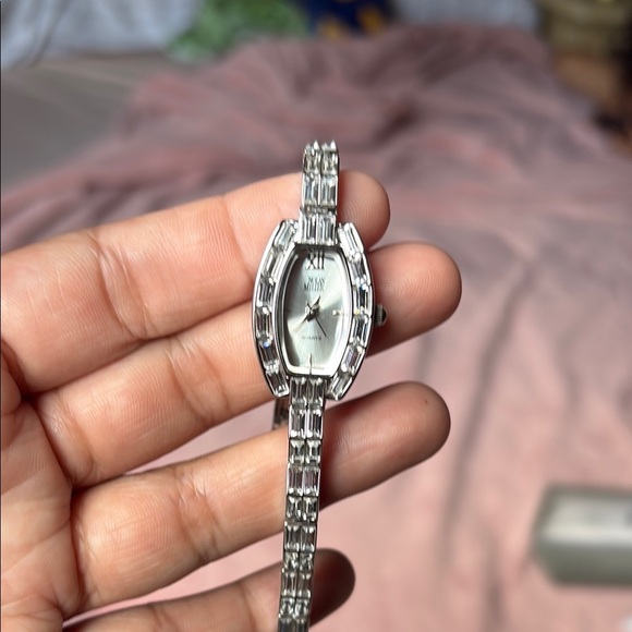 Vintage Nolan Miller Elegant Silver Watch - Picture 2 of 5